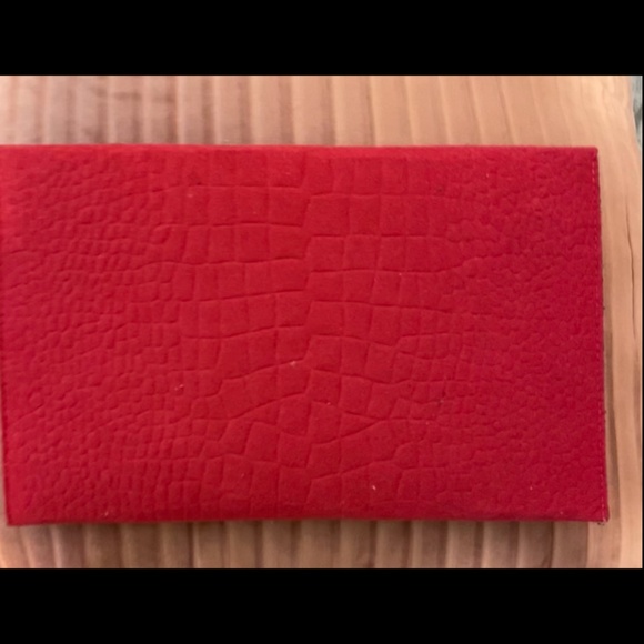 Cluthes - Picture 2 of 9